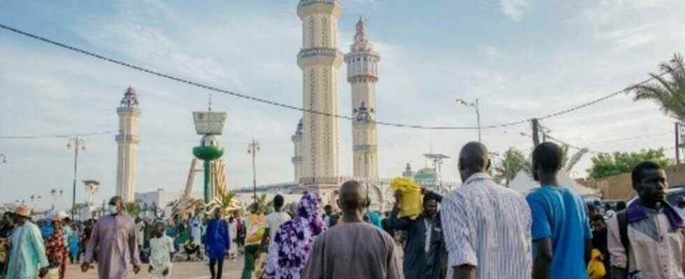 in Dakar pilgrims face the puzzle of transport