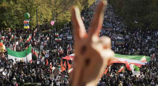 80000 people demonstrate in Berlin against repression in Iran