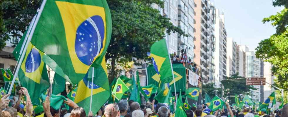 Bolsonaro discreet before challenging the result