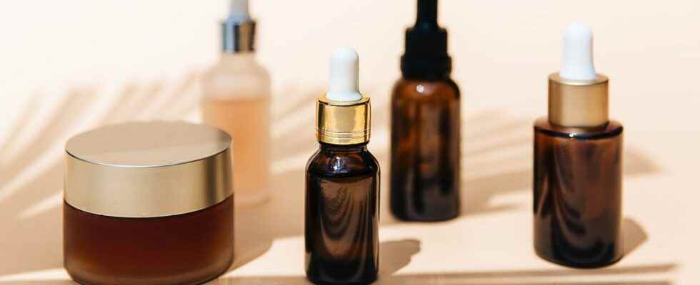 Breast cancer cosmetics for weakened skin