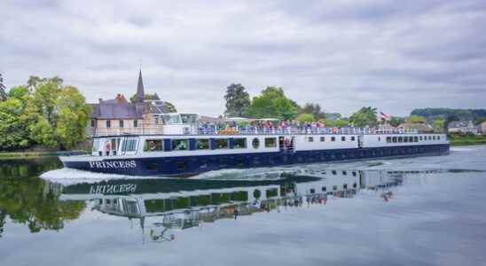 Bullet through the church Nieuwegein gets a reception ship for