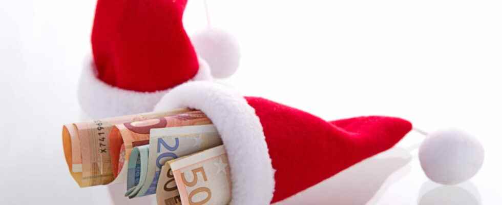 Christmas bonus 2022 are you eligible