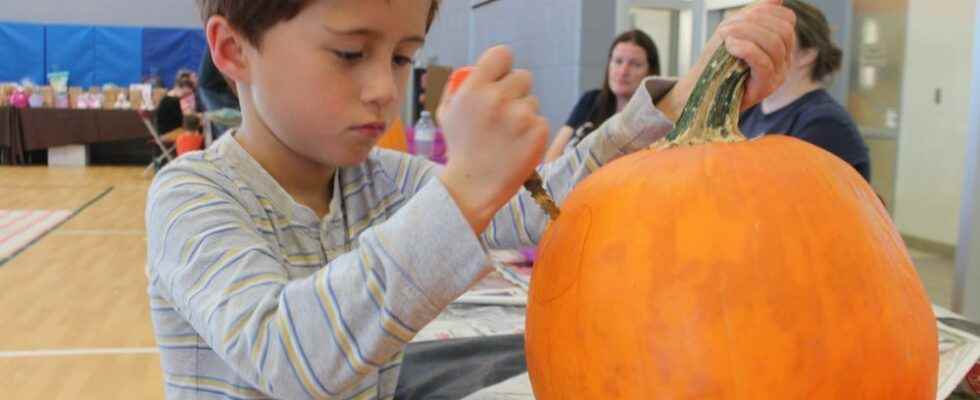 Fiery Faces lights up Petrolia with Halloween spirit