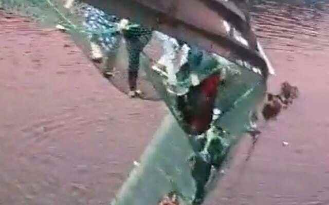 Last minute Bridge collapsed in India There are many dead