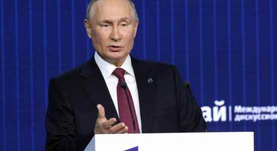 Putin again charges the West while extending his hand to