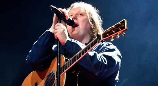 Singer Lewis Capaldi suffers from Gilles de la Tourette syndrome