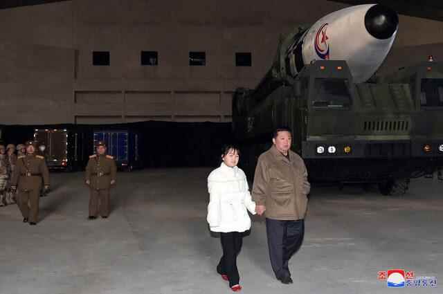 2022-11-18T225951Z_1505204603_RC2IOX9XH941_RTRMADP_3_NORTHKOREA-MISSILES-KIMJONGUN-DAUGHTER