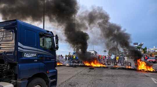 Brazil how Bolsonaros heavy silence exalts his supporters