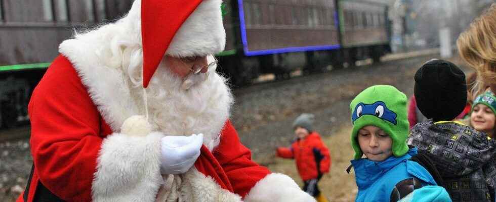 CP Holiday Train rolling back to Chatham