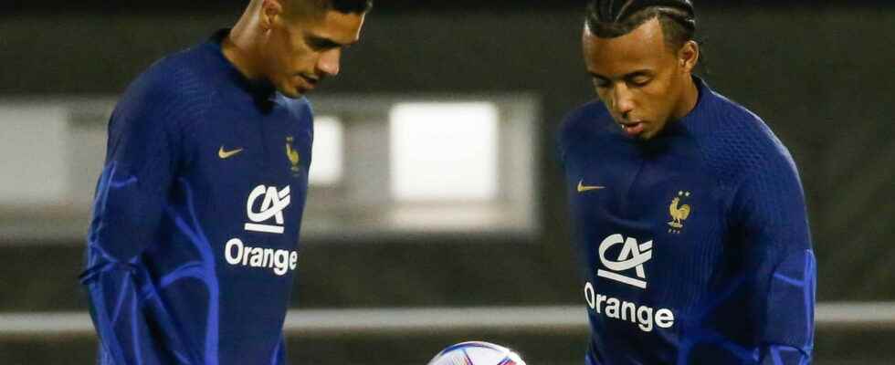 France team Kounde and Varane in the composition against Denmark