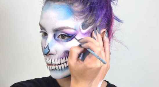 Halloween makeup clown skeleton Simple tutorials for the party