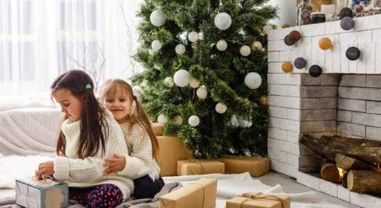 How to make pretty Christmas gift packages for children