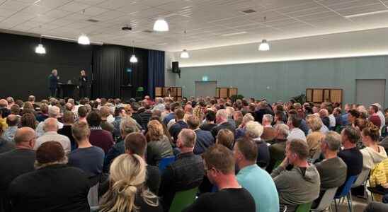 Hundreds of farmers talk about the future in Vijfheerenlanden That