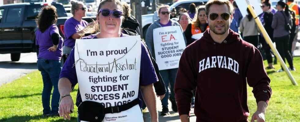 Large turnout for CUPE rally in Chatham