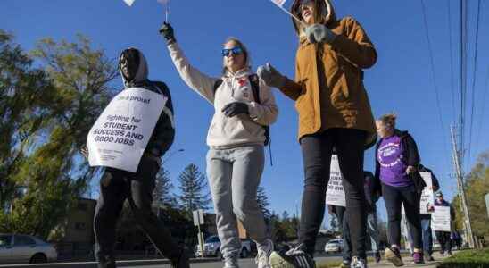 London area Catholic schools will close Monday if deal not reached