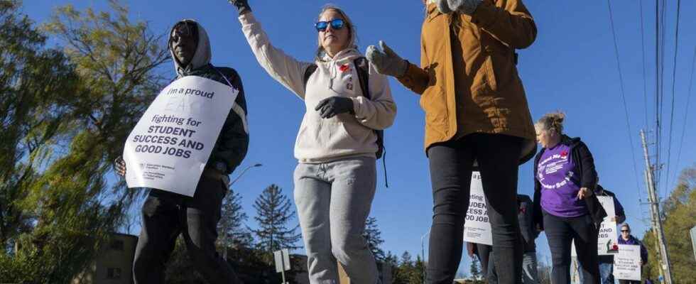 London area Catholic schools will close Monday if deal not reached