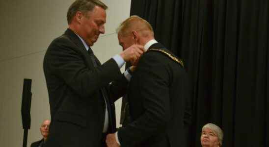 Mayor and councilors make declarations of office at inaugural Stratford