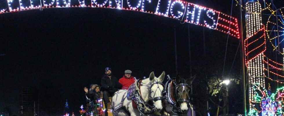 Near record crowd takes in Celebration of Lights opening ceremony