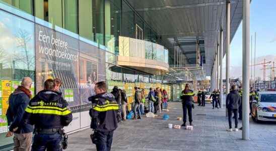 OM demands fine for Extinction Rebellion after protest at Rabobank