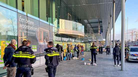 OM demands fine for Extinction Rebellion after protest at Rabobank