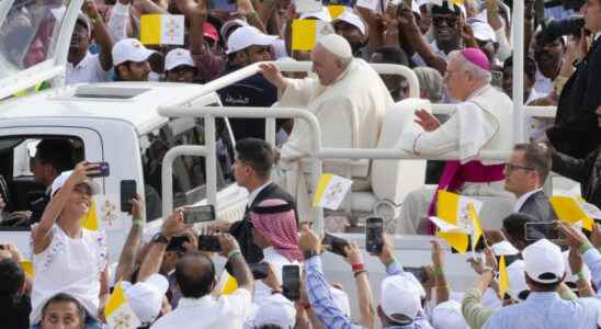 Pope Francis celebrates historic Mass in Bahrain