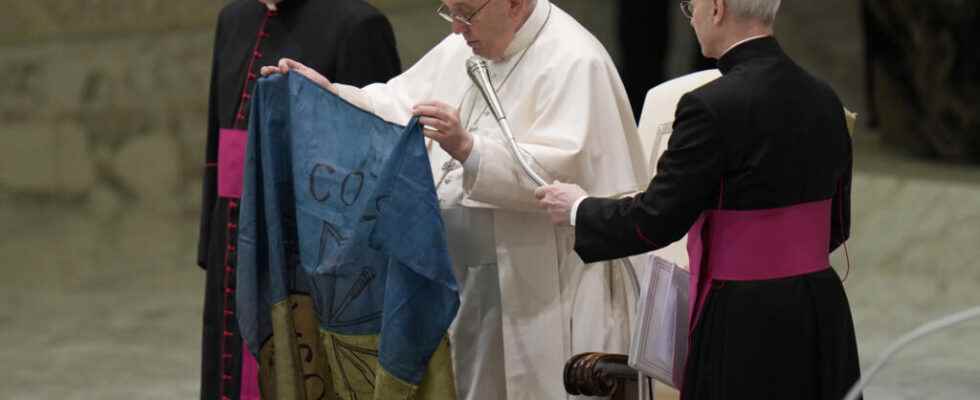 Pope Francis speaks directly to the Ukrainian people after nine