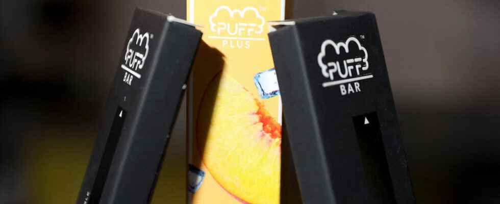 Puff electronic cigarettes coveted by teenagers but criticized