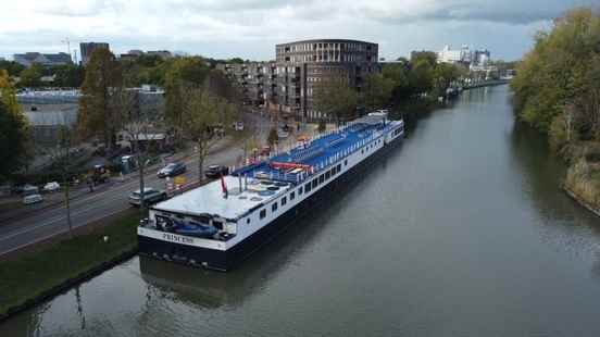 Reception ship for asylum seekers arrived in Nieuwegein