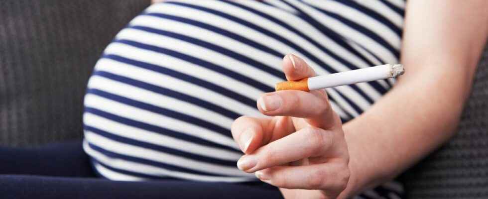 Tobacco free month can rewarding pregnant smokers encourage them to quit