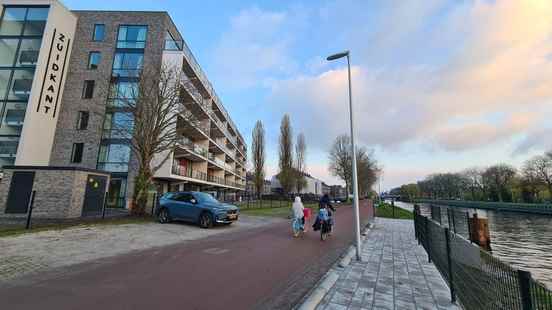 Utrecht continues with a second refugee boat but must consult