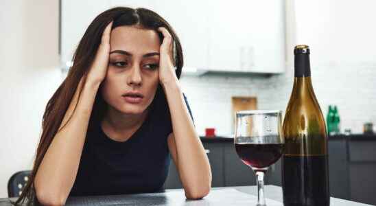 Alcohol withdrawal syndrome symptoms treatment