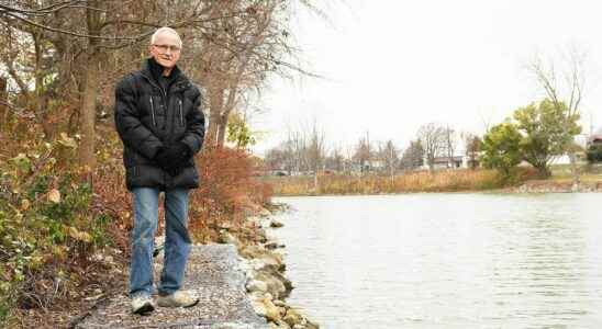 Chatham man builds gabion wall on Thames property