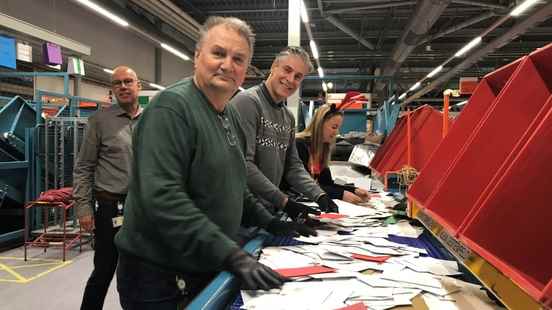 Christmas cards fly through the Nieuwegein sorting center Youll be