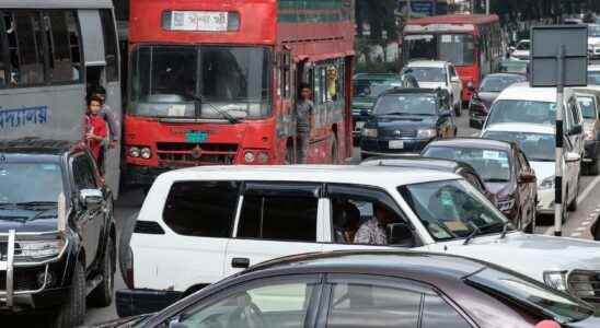 Dhaka gets its first metro