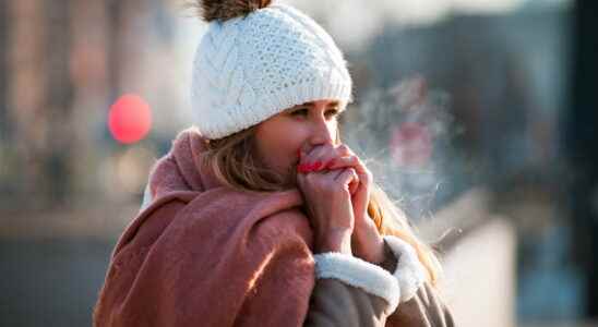 Fingernails treat numb fingers due to the cold