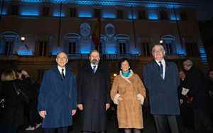 Fondazione Endesa illuminates the exterior of the Spanish Embassy to