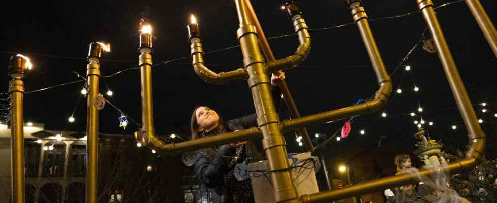 Hanukkah 2022 what does the luminous Jewish holiday commemorate