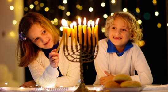 Hanukkah 2022 whats the point of lighting a candle every