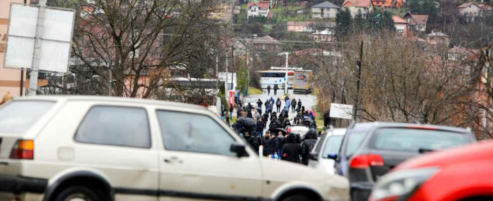 High tension in northern Kosovo after attacks on police