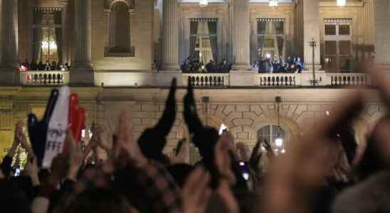 Images of the return of the Blues to France