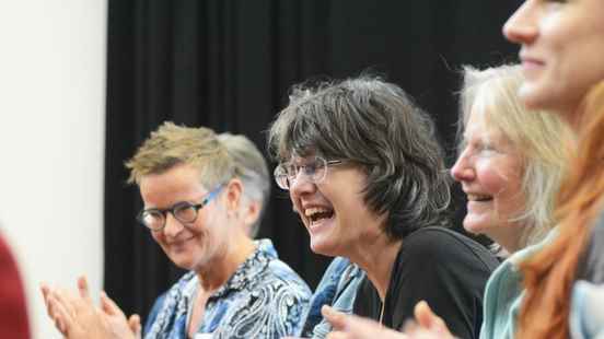 Improvisation theater for people with cancer Put all your worries