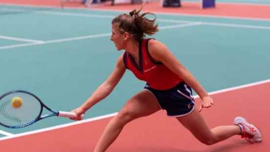 Isis van den Broek quarter finalist at NK tennis Den Ouden