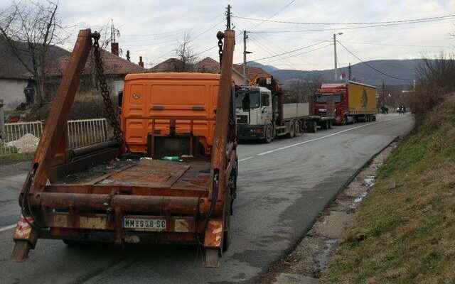 It caused tension Removal of barricades in northern Kosovo begins