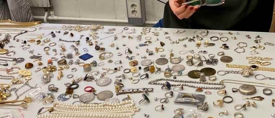 Jewelery worth millions seized – three arrested