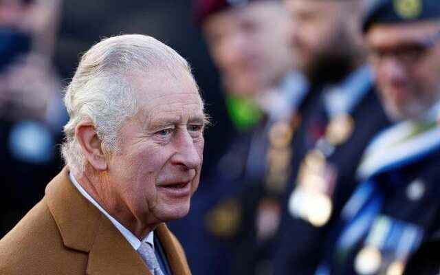 King of England III Big shock to Charles Attacked with