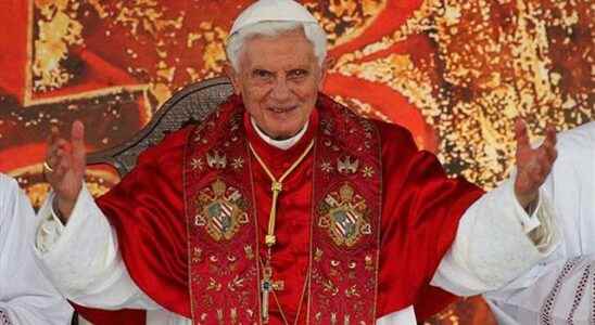 LAST MINUTE Vatican announces the death of former Pope