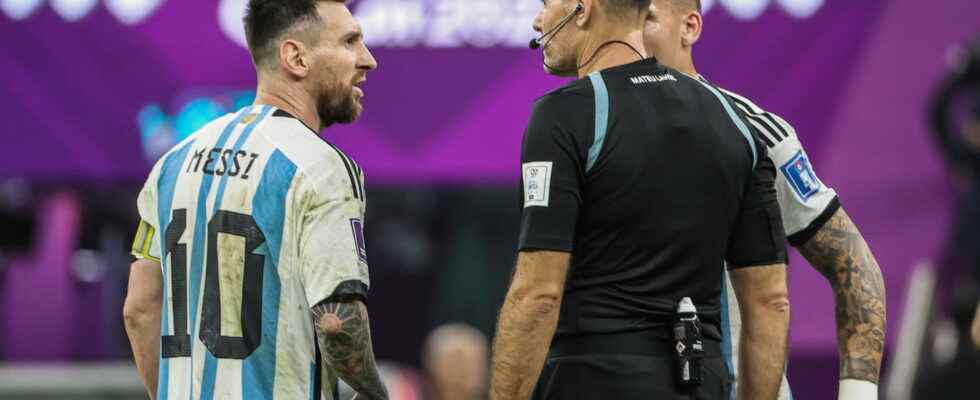 Lionel Messi sanctioned for his crack against the Netherlands