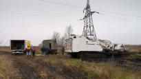 Mines and munitions prevent power line repairs near the frontlines