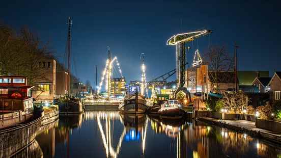 More than ten thousand candles illuminate Vreeswijk People look forward