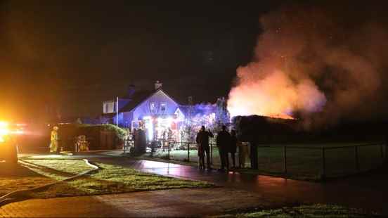 Observant neighbors warn residents of a garage fire in Achterveld